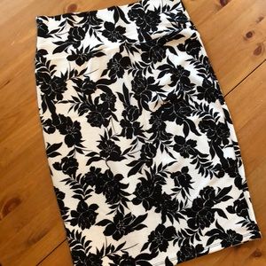 Medium LulaRoe Cassie